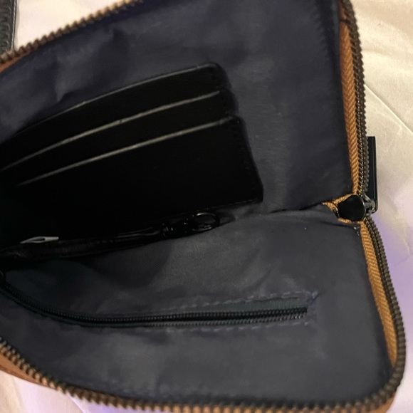 Vegan leather and cork wristlet wallet - Picture 4 of 6